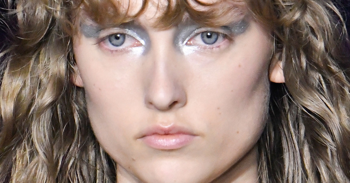 Как сделать серебряный макияж с показа Chloe | Flacon