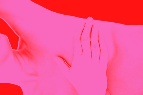 Врач заявил, что частый секс поможет увеличить размер груди