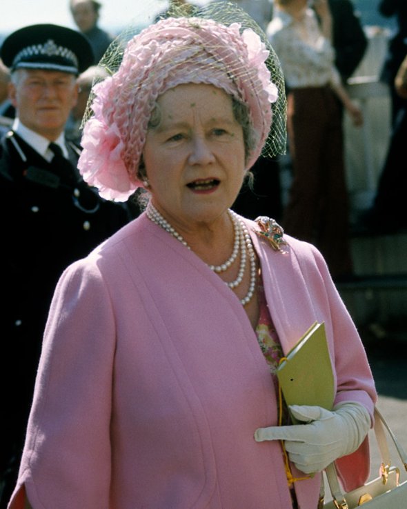 Королева-мать Елизавета Боуз-Лайон, 1980-е