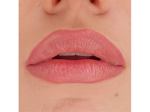 Как правильно красить губы