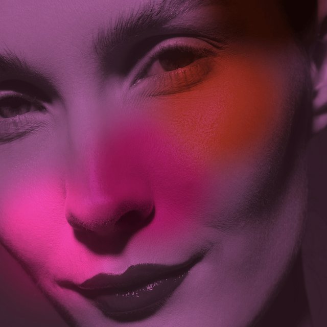 Забудьте про красный! 4 оттенка, которые впишутся в тренд на «антирумяна»